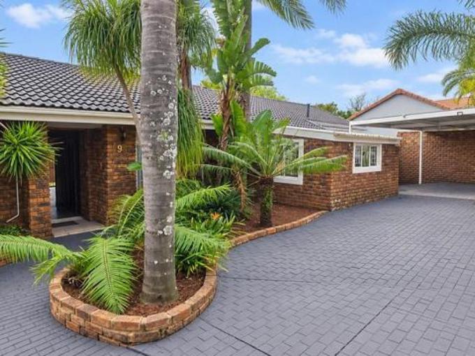 4 Bedroom House for Sale For Sale in Rooihuiskraal - MR722905