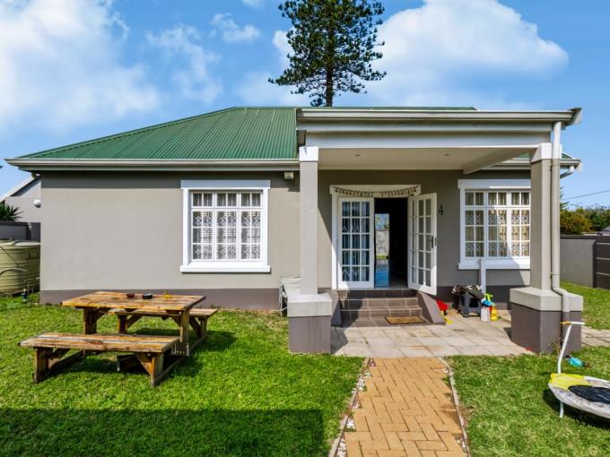 2 Bedroom Simplex for Sale For Sale in Umbogintwini - MR722920