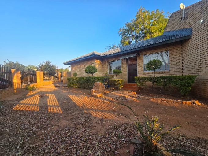 4 Bedroom House for Sale For Sale in Flora Park  - MR722960