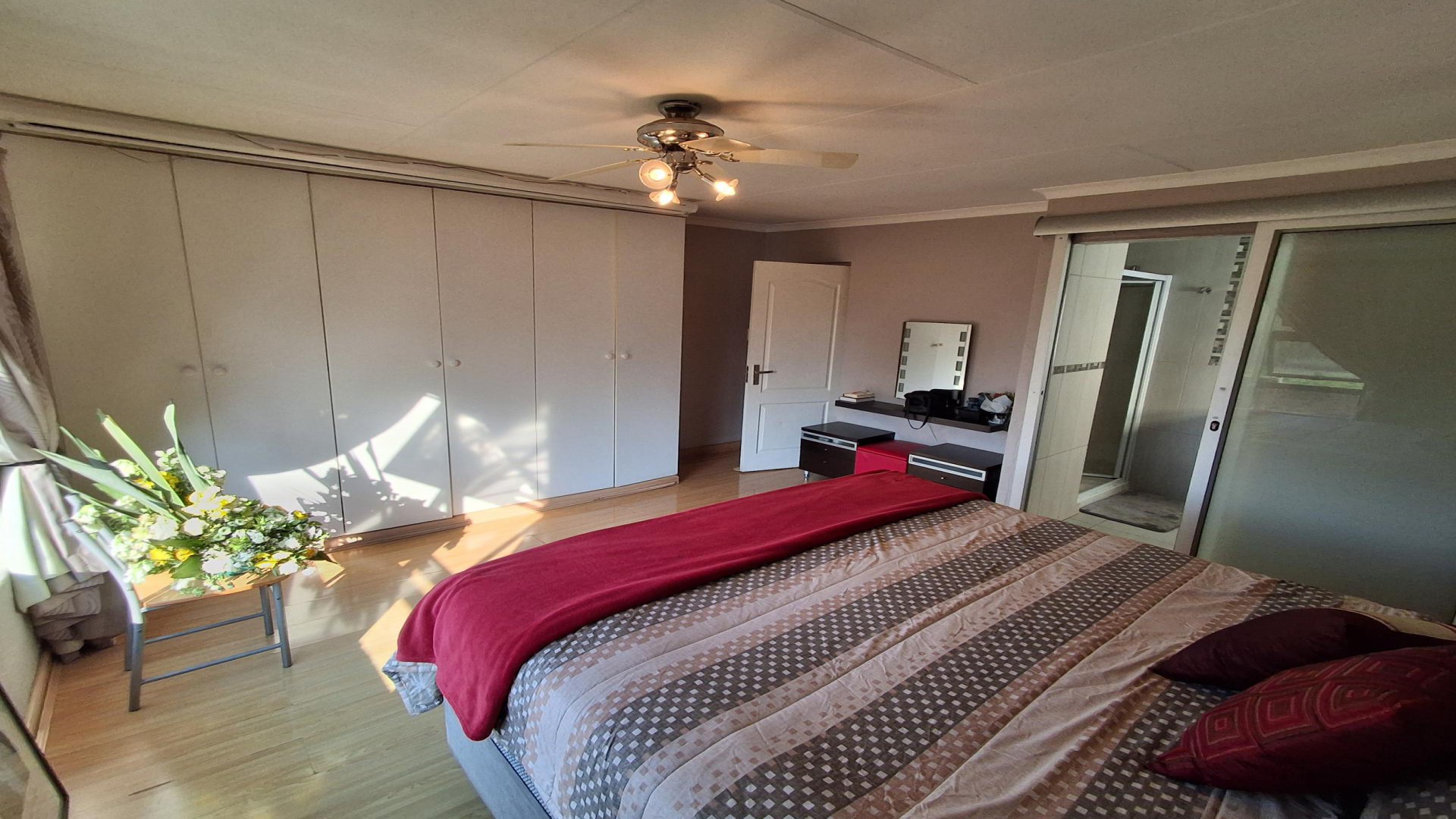 Bed Room 1 of property in Illiondale