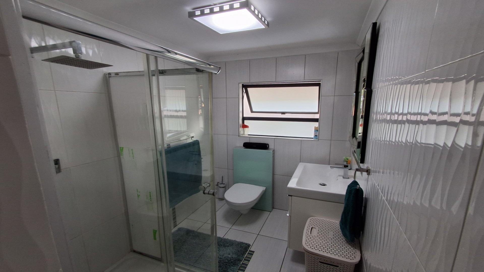 Bathroom 3+ of property in Illiondale