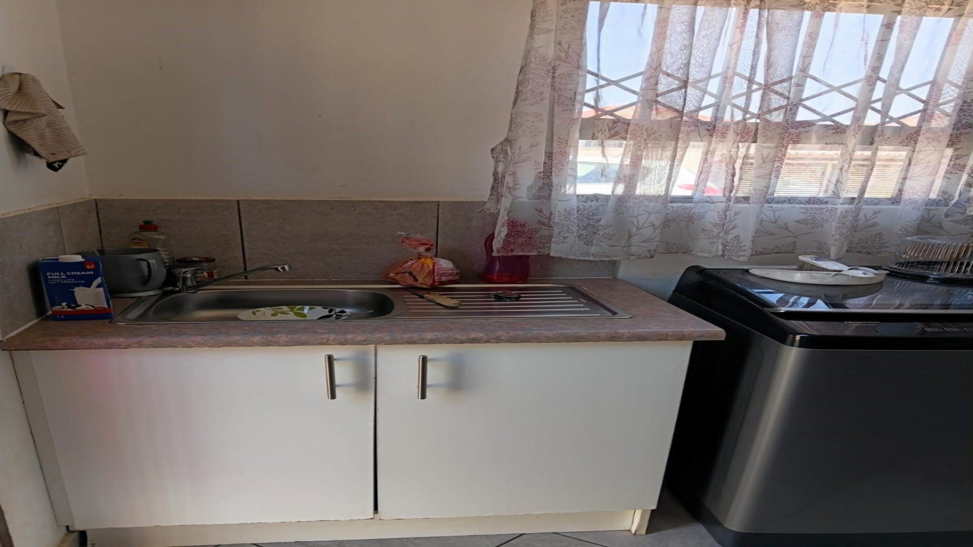 Kitchen of property in Alliance