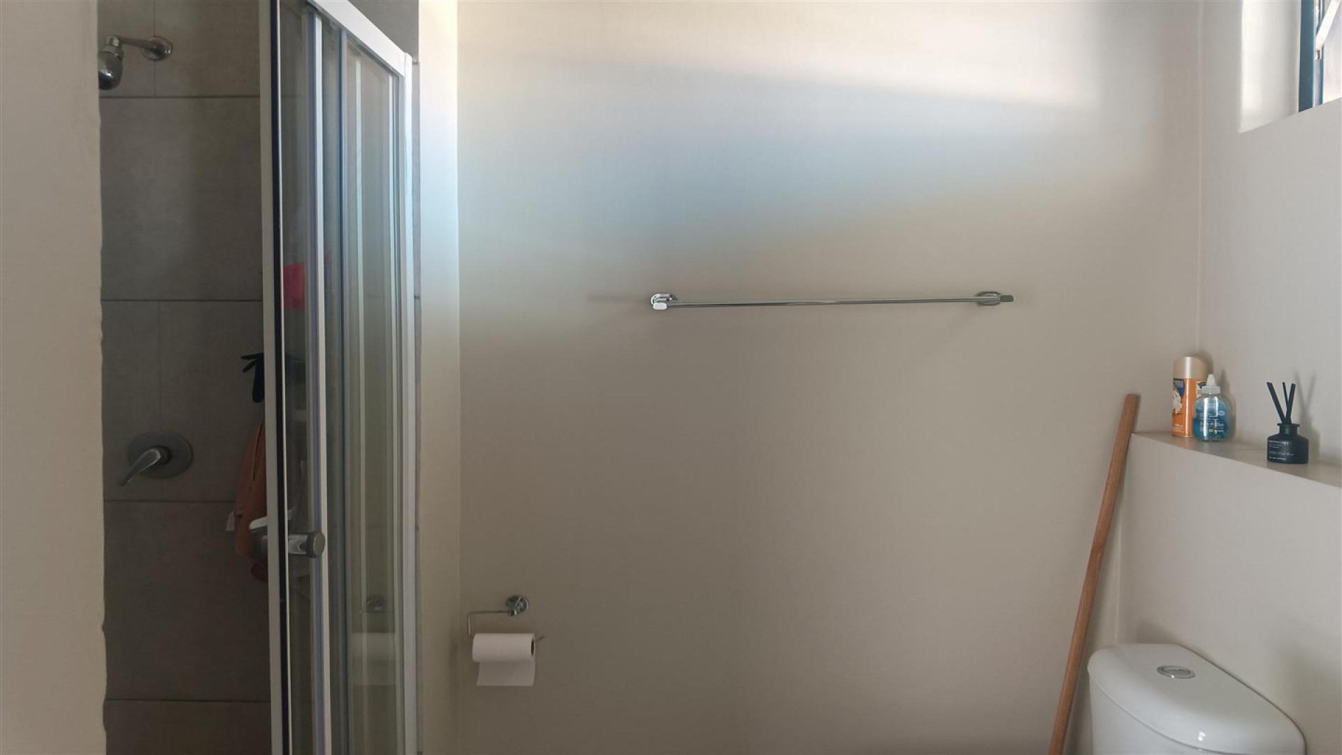 Bathroom 1 - 6 square meters of property in Grand Central