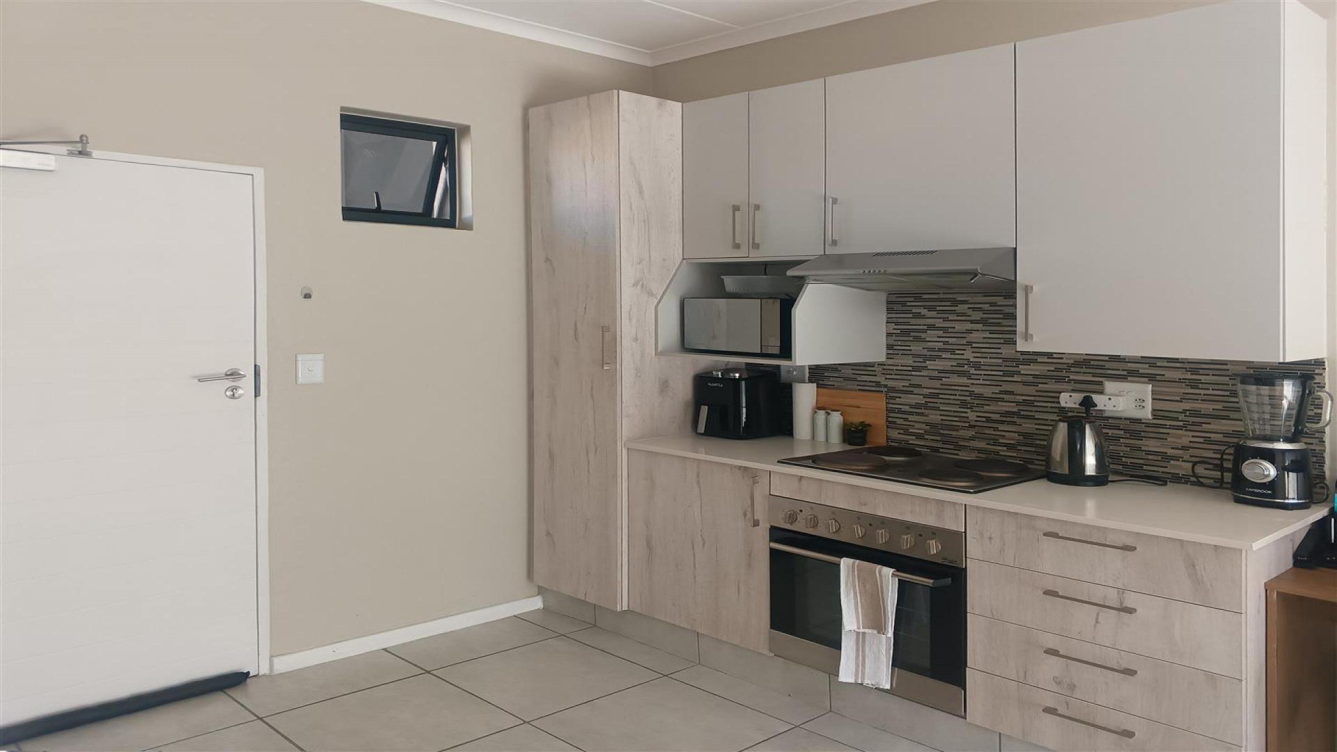 Kitchen - 9 square meters of property in Grand Central