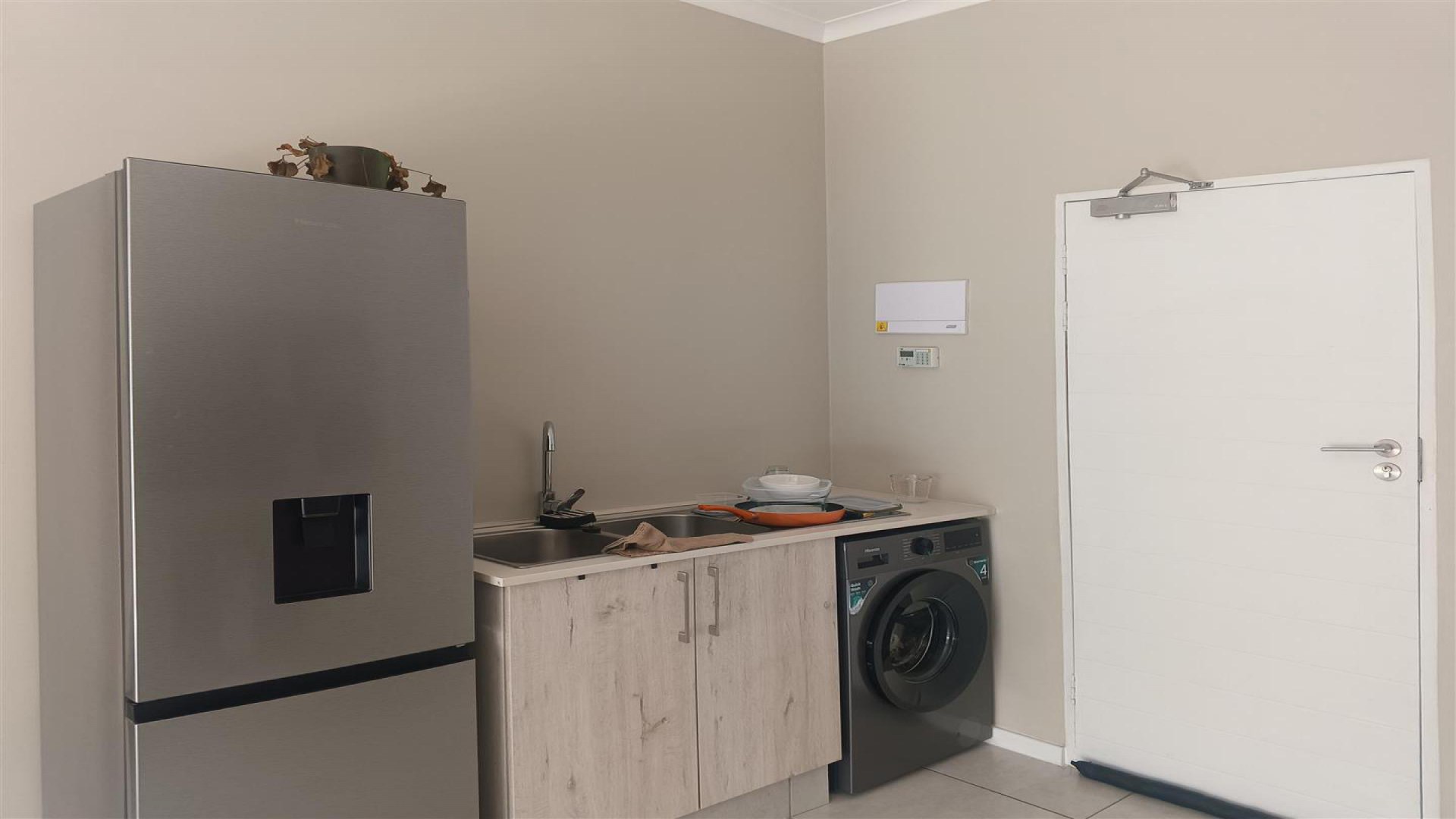 Kitchen - 9 square meters of property in Grand Central