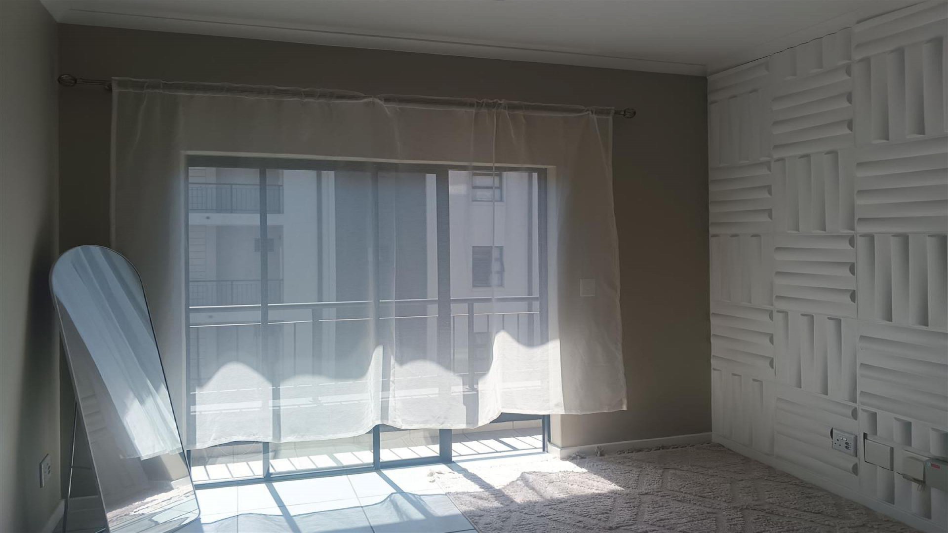 Lounges - 13 square meters of property in Grand Central