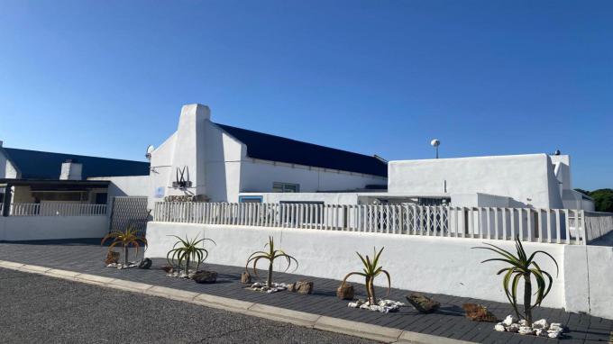 3 Bedroom Freehold Residence for Sale For Sale in Paternoster - Private Sale - MR723011