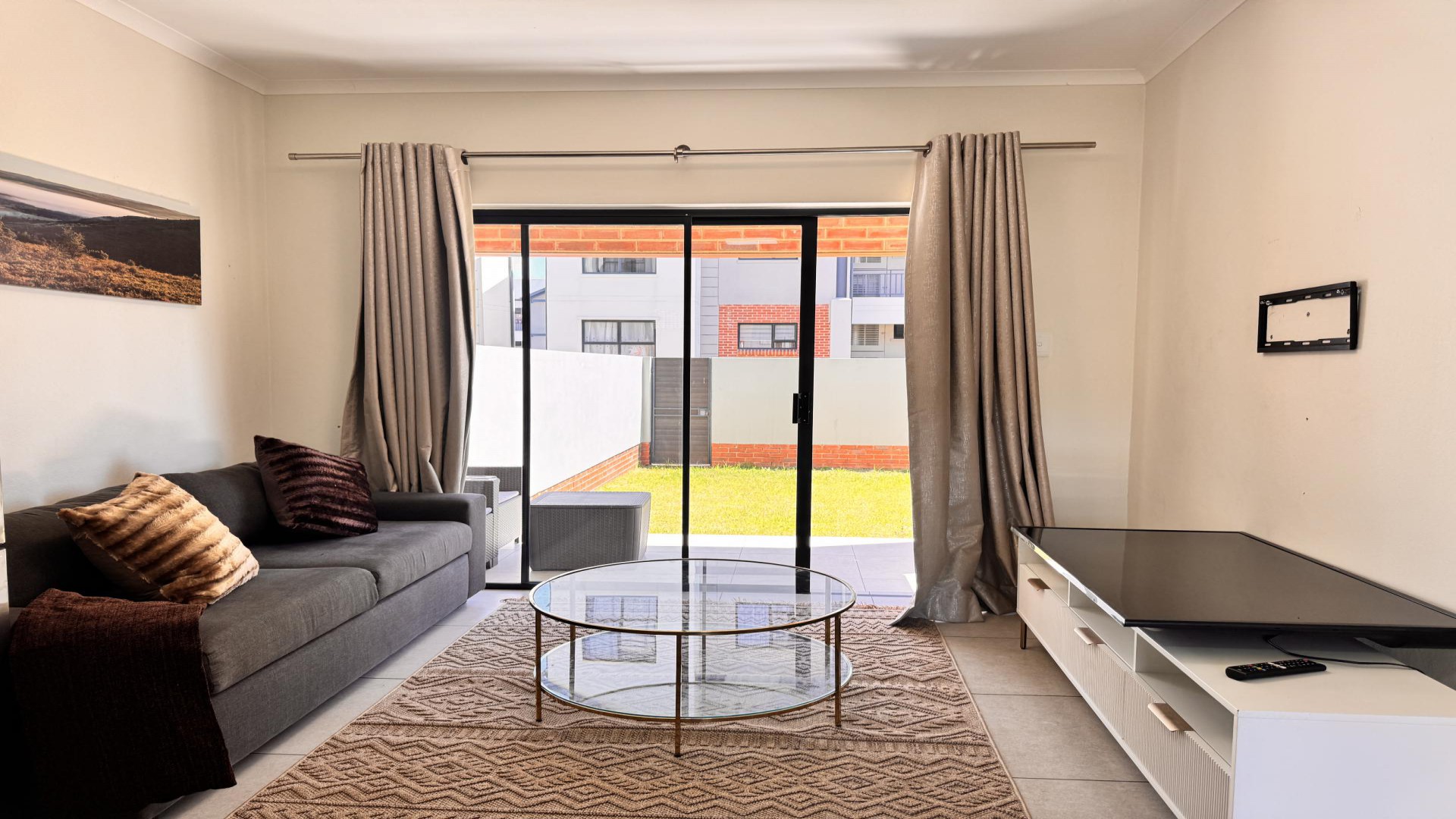Lounges of property in Northgate (JHB)