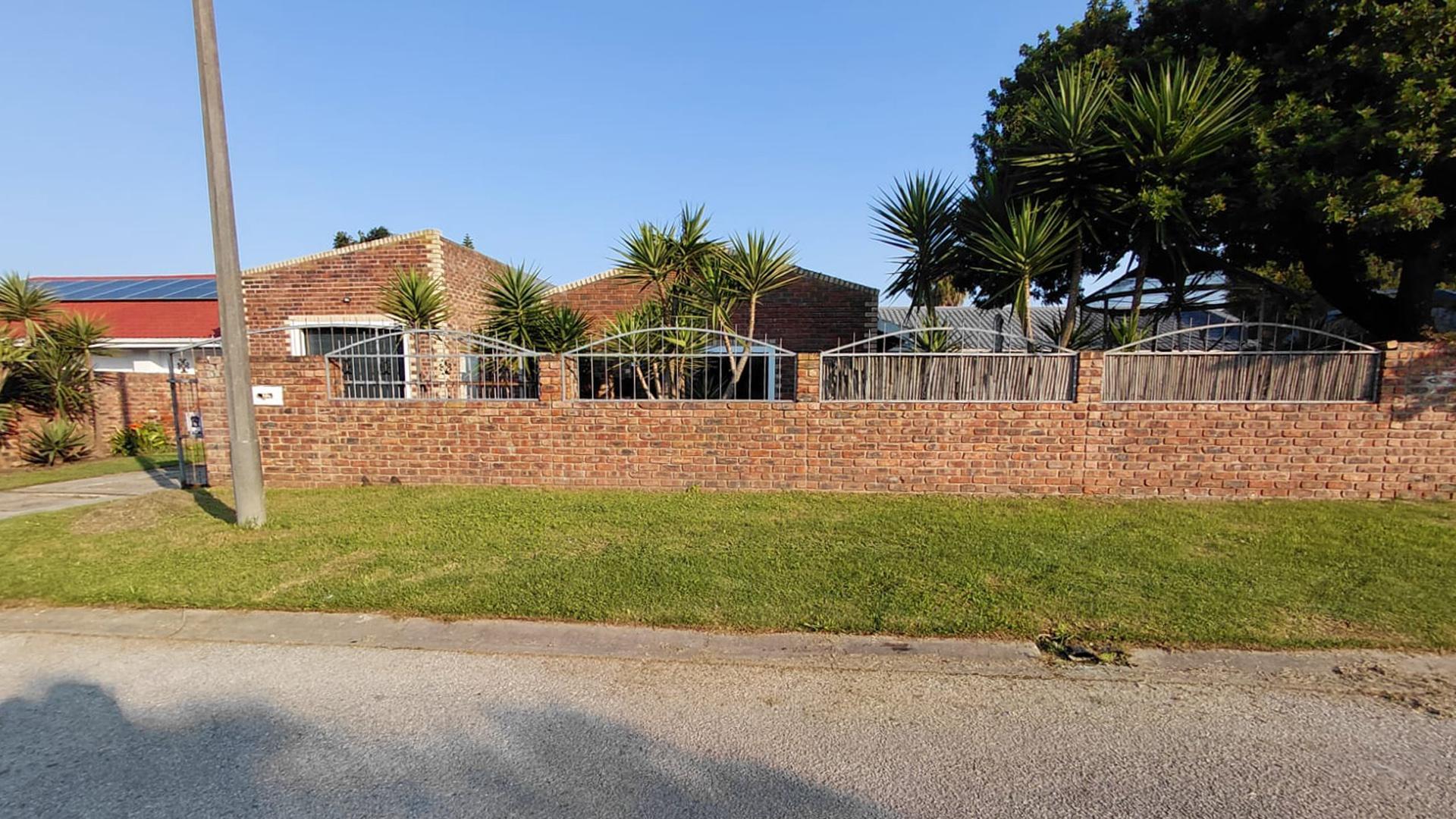 Front View of property in Kamma Park