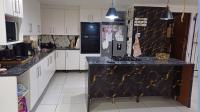 Kitchen of property in Kamma Park