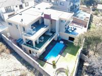  of property in South Crest
