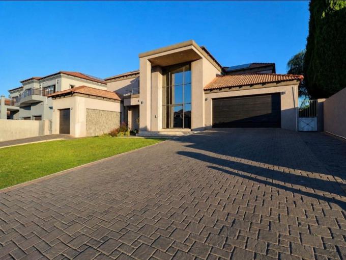 4 Bedroom House for Sale For Sale in Blue Valley Golf Estate - MR723096