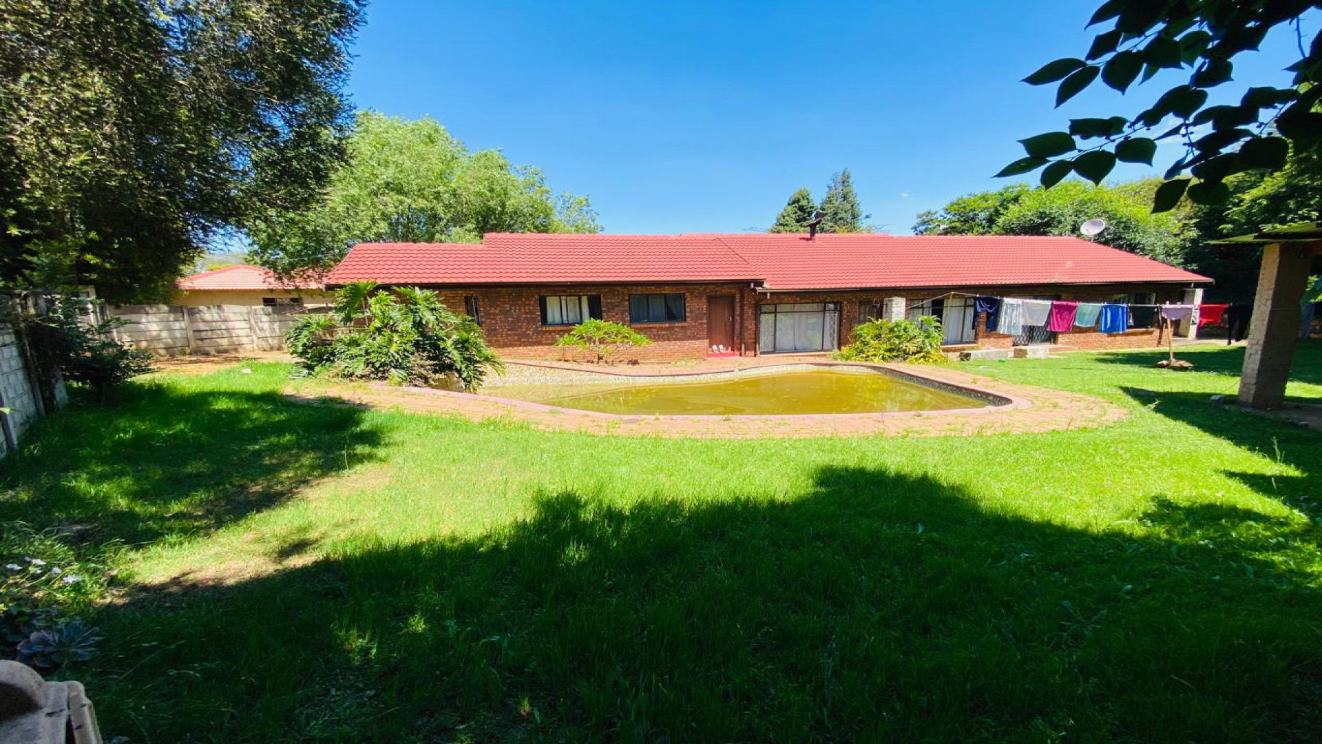 Swimming Pool of property in Krugersdorp