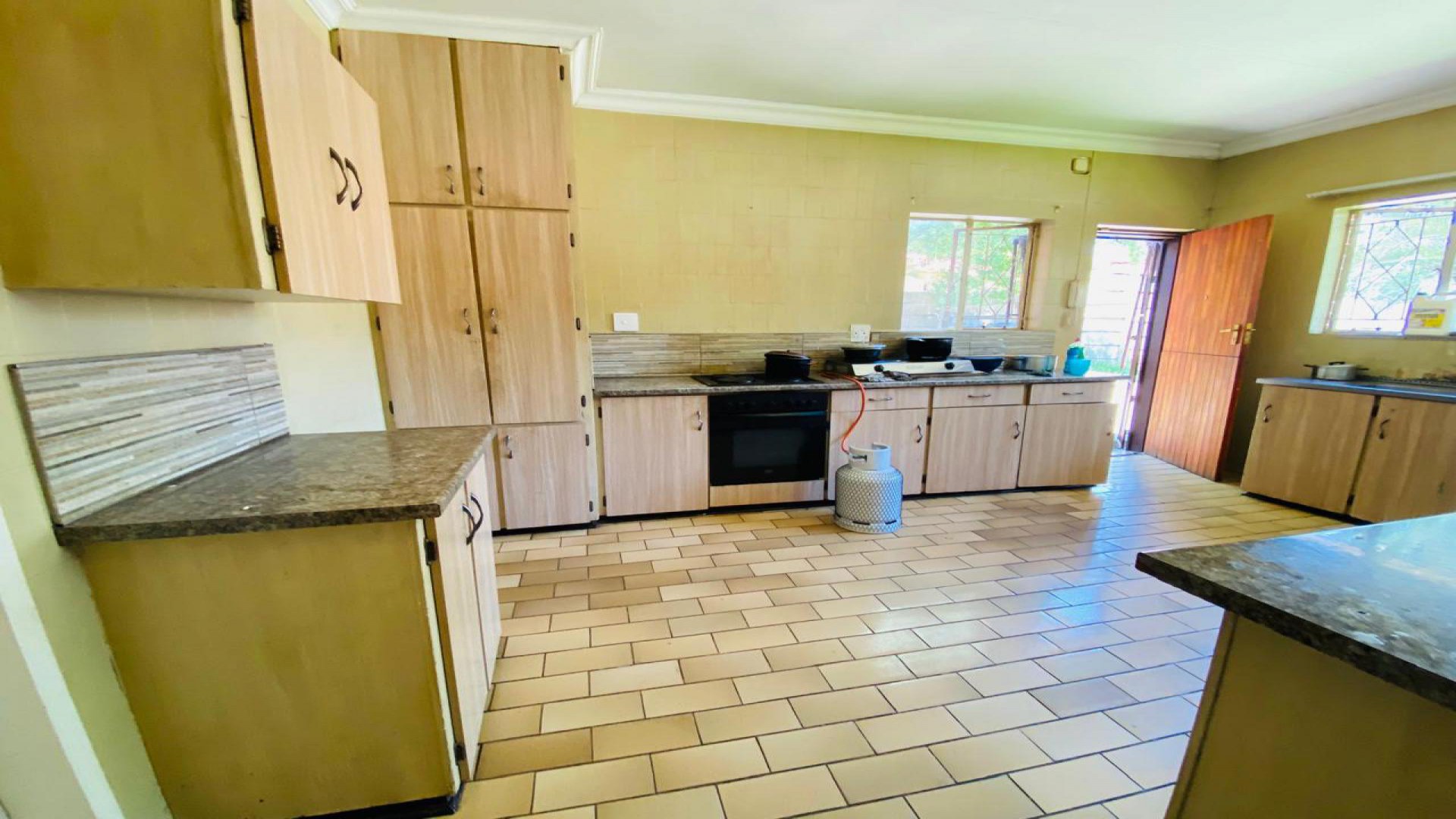 Kitchen of property in Krugersdorp
