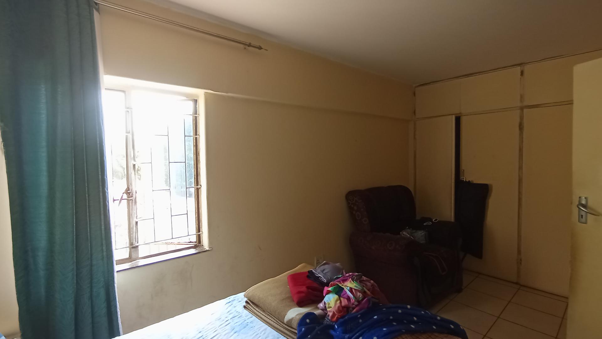 Bed Room 1 - 13 square meters of property in Proclamation Hill
