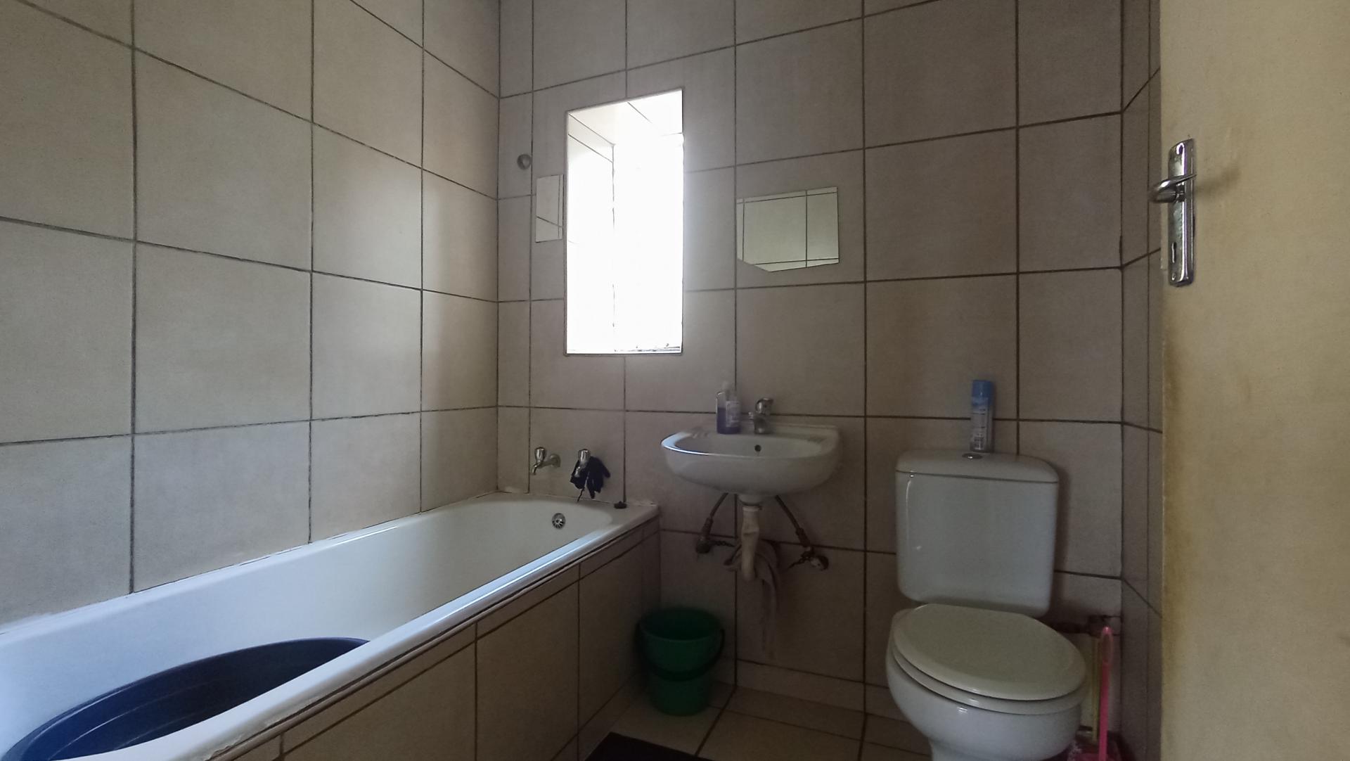 Bathroom 1 - 4 square meters of property in Proclamation Hill