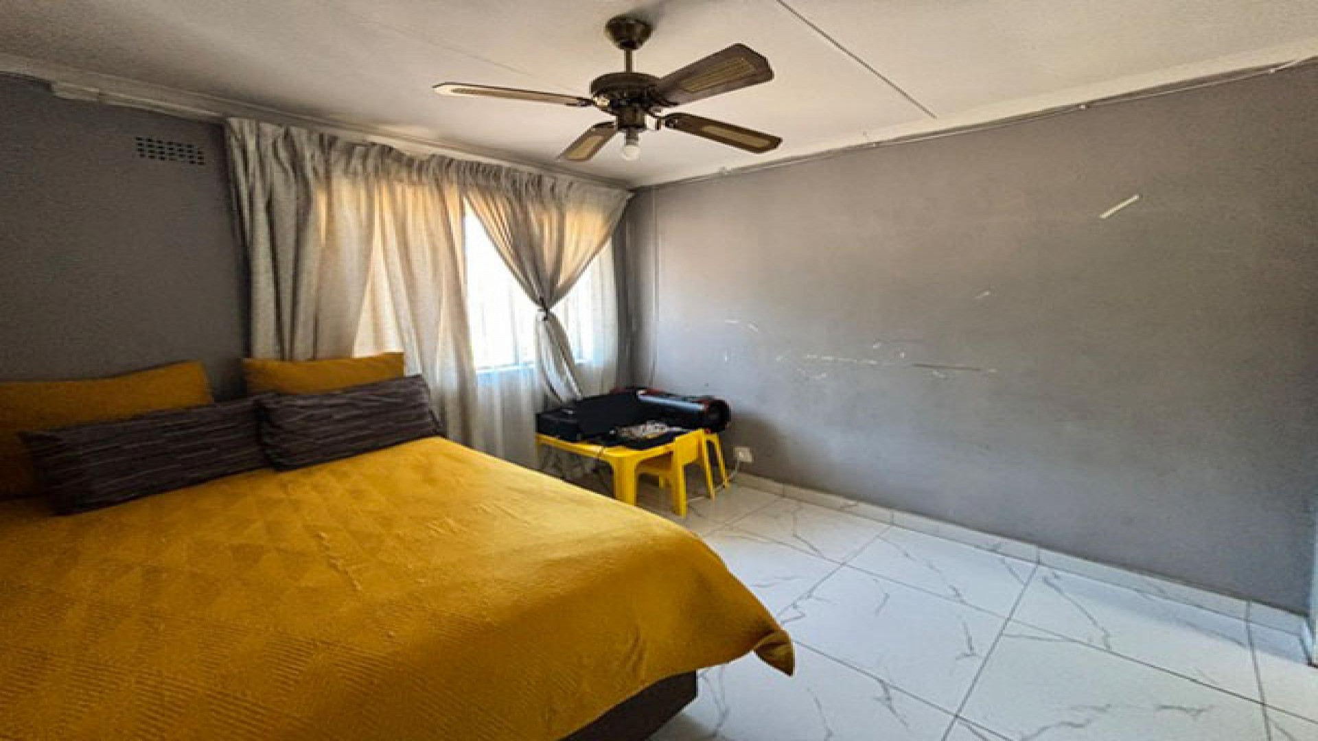 Bed Room 2 - 14 square meters of property in Birch Acres