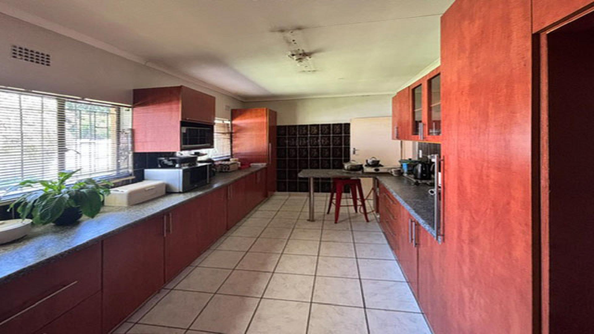Kitchen - 18 square meters of property in Birch Acres