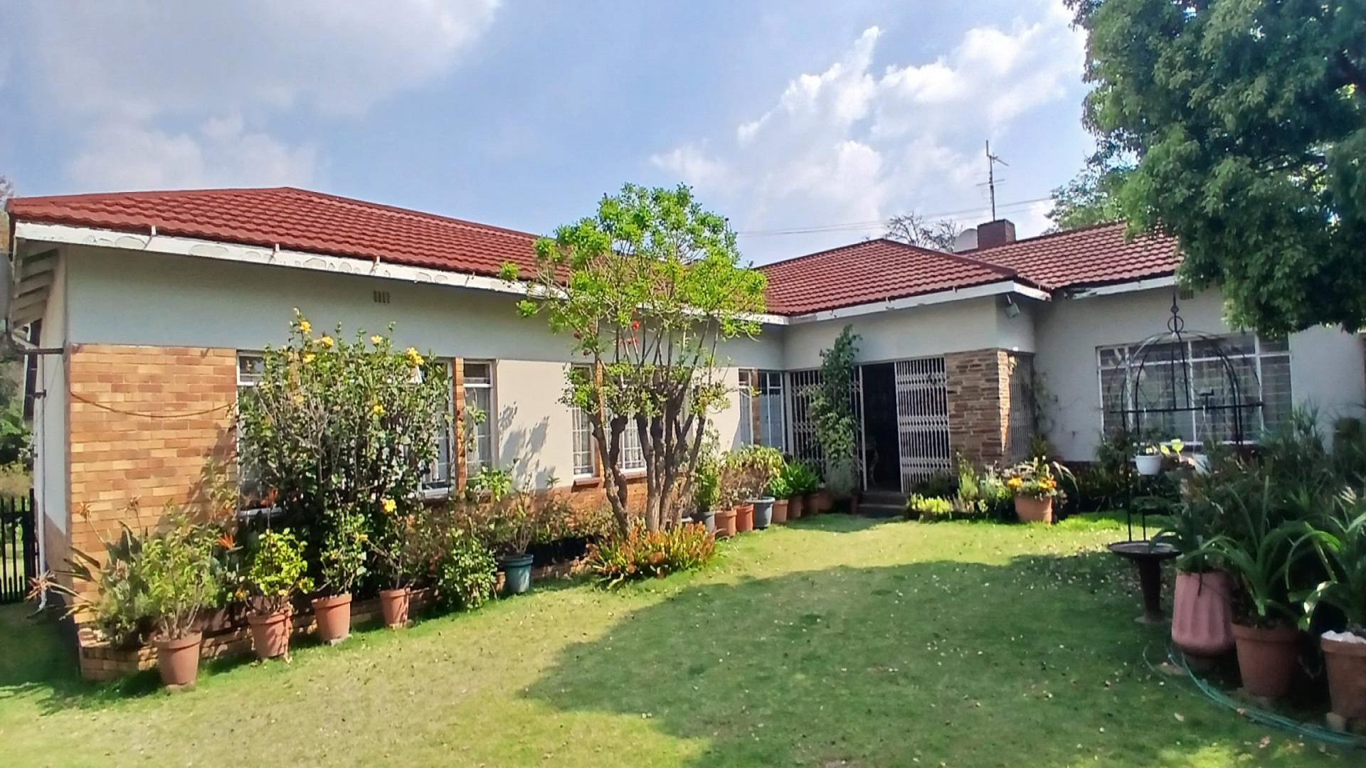 Front View of property in Lambton