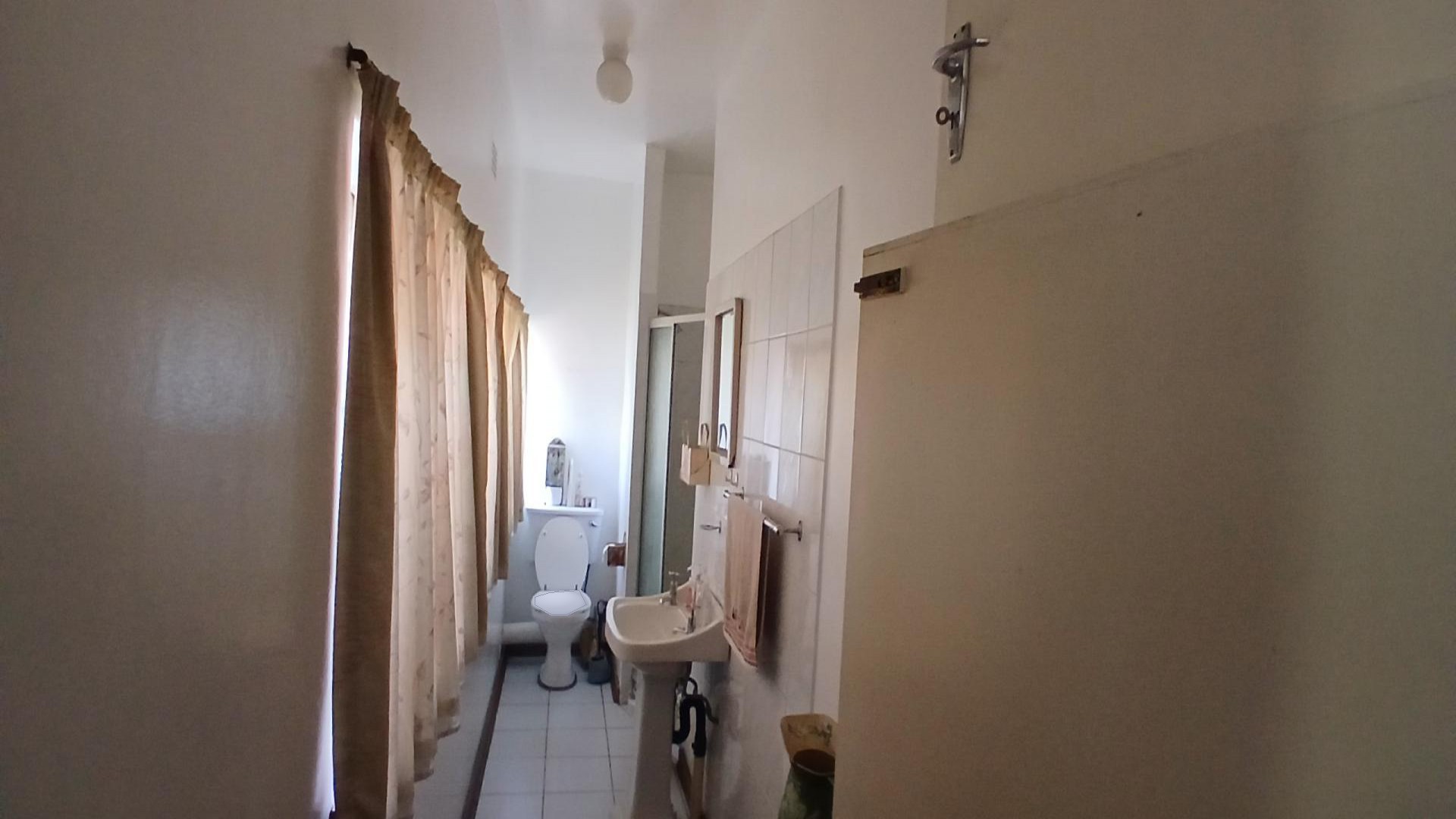 Bathroom 1 of property in Lambton