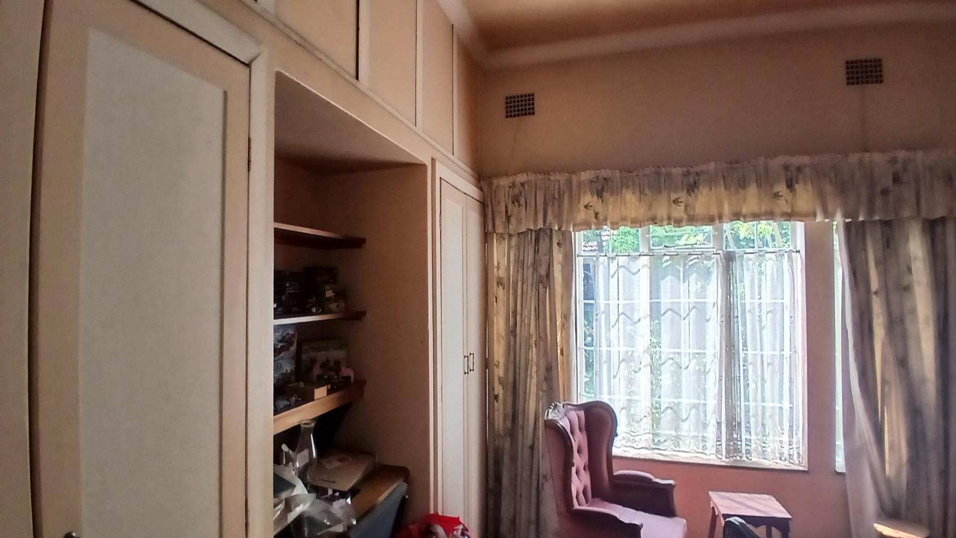 Bed Room 2 of property in Lambton