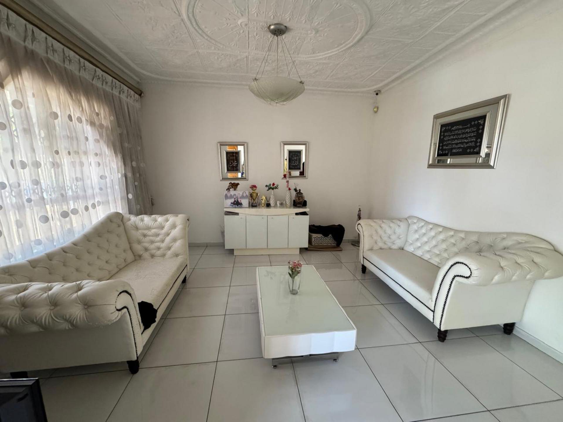  of property in Mayfair West
