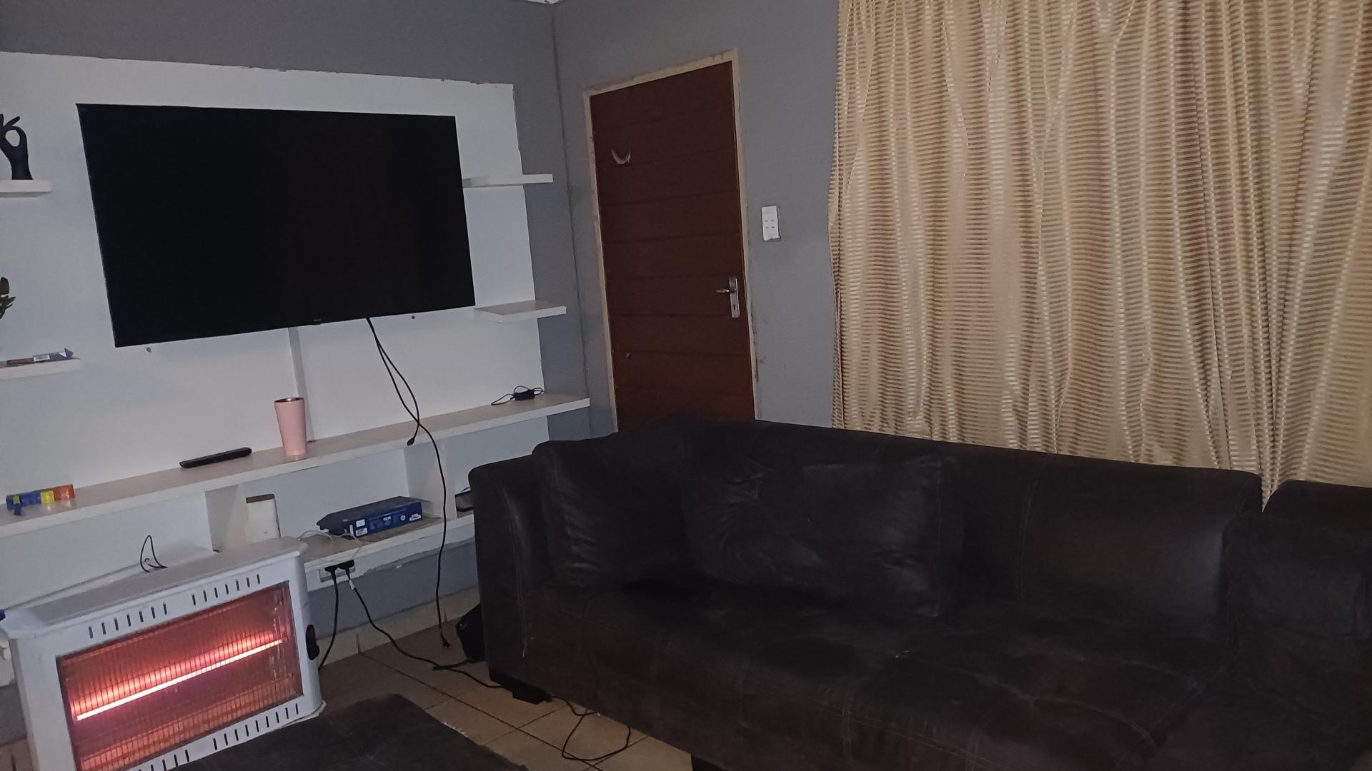 Lounges of property in Watervalspruit (Vaal)