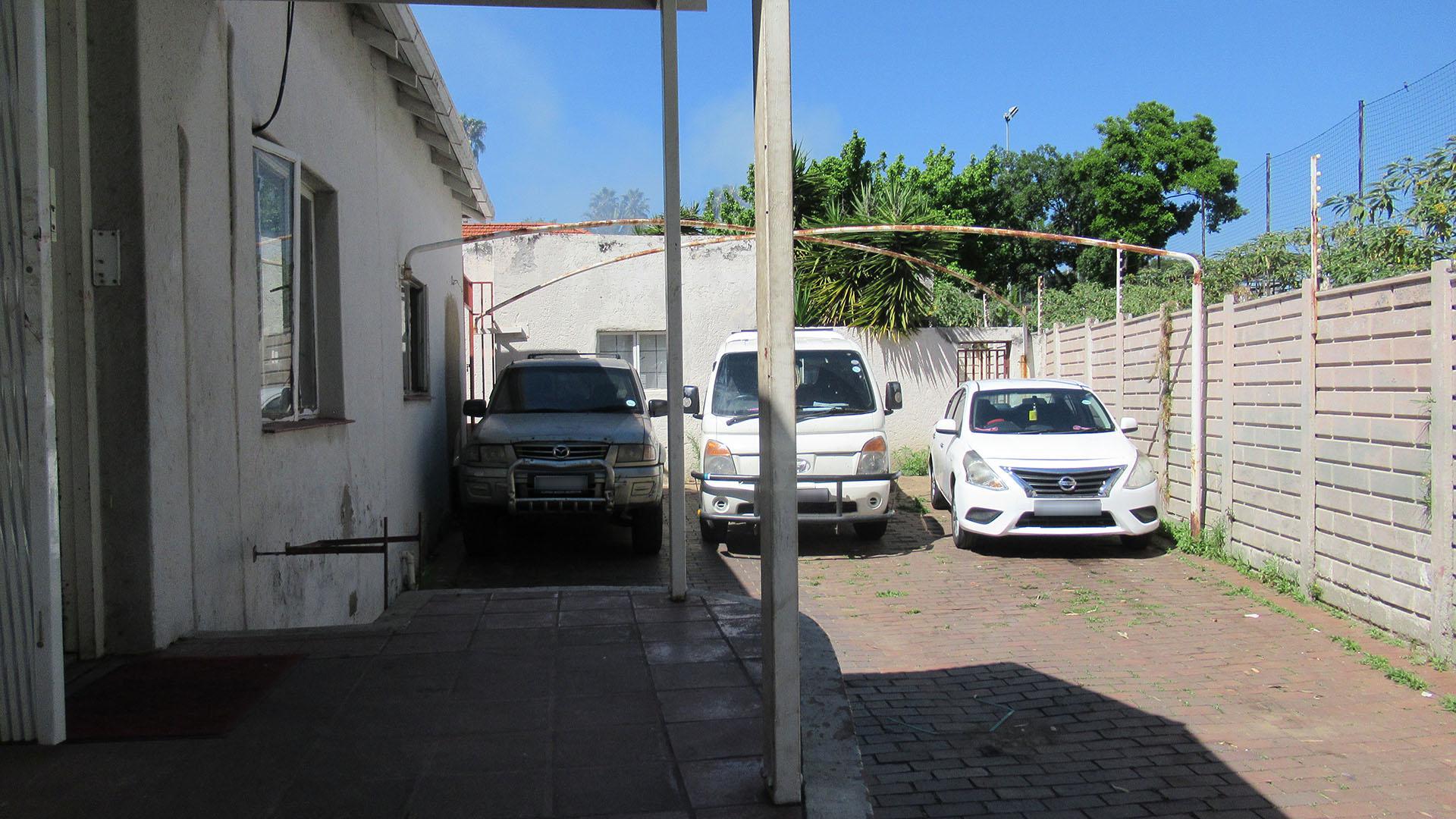Spaces - 9 square meters of property in Orange Grove