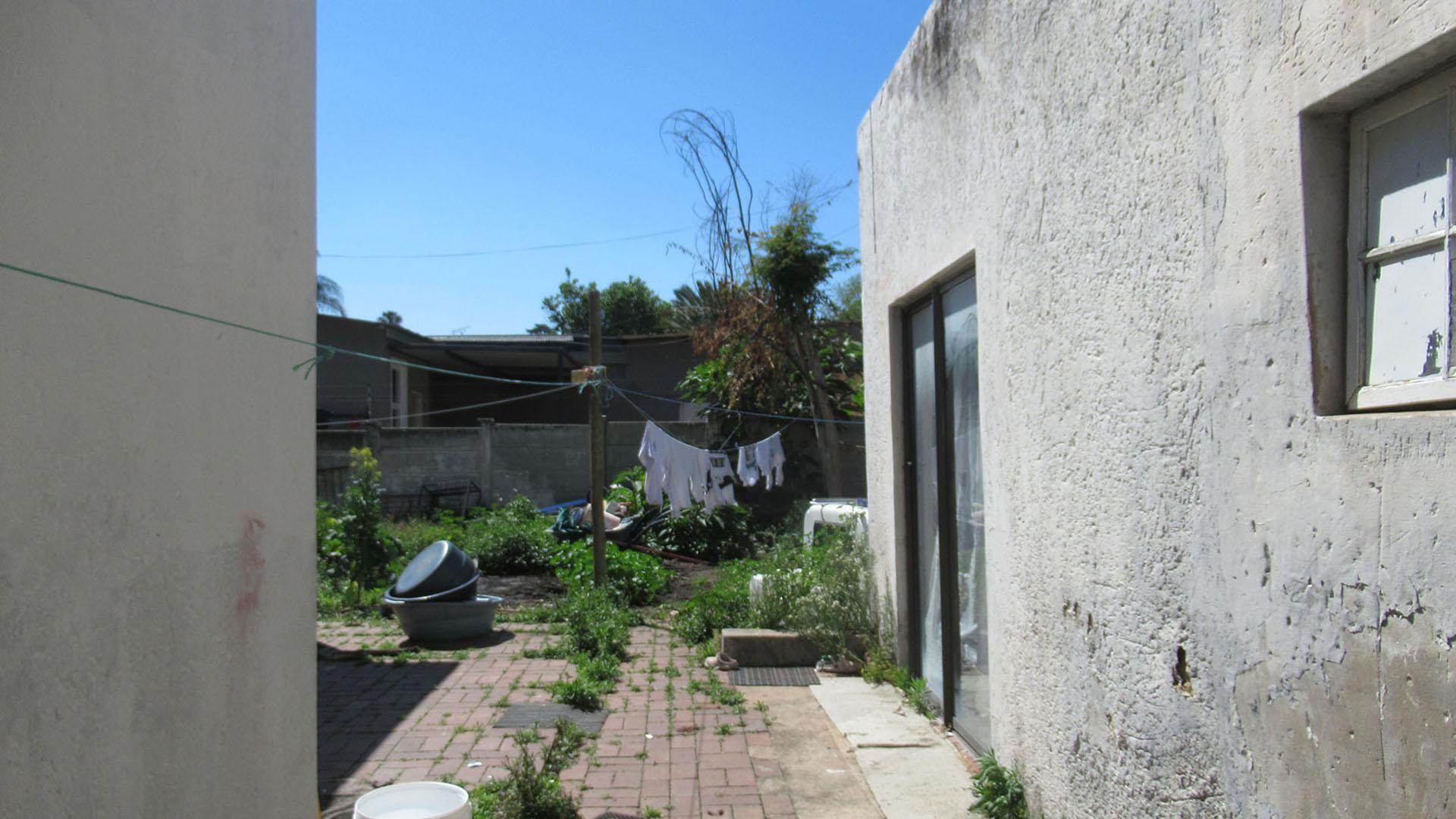 Spaces - 9 square meters of property in Orange Grove