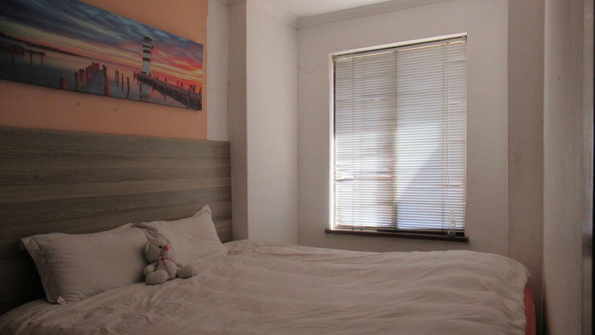 Main Bedroom - 10 square meters of property in Orange Grove