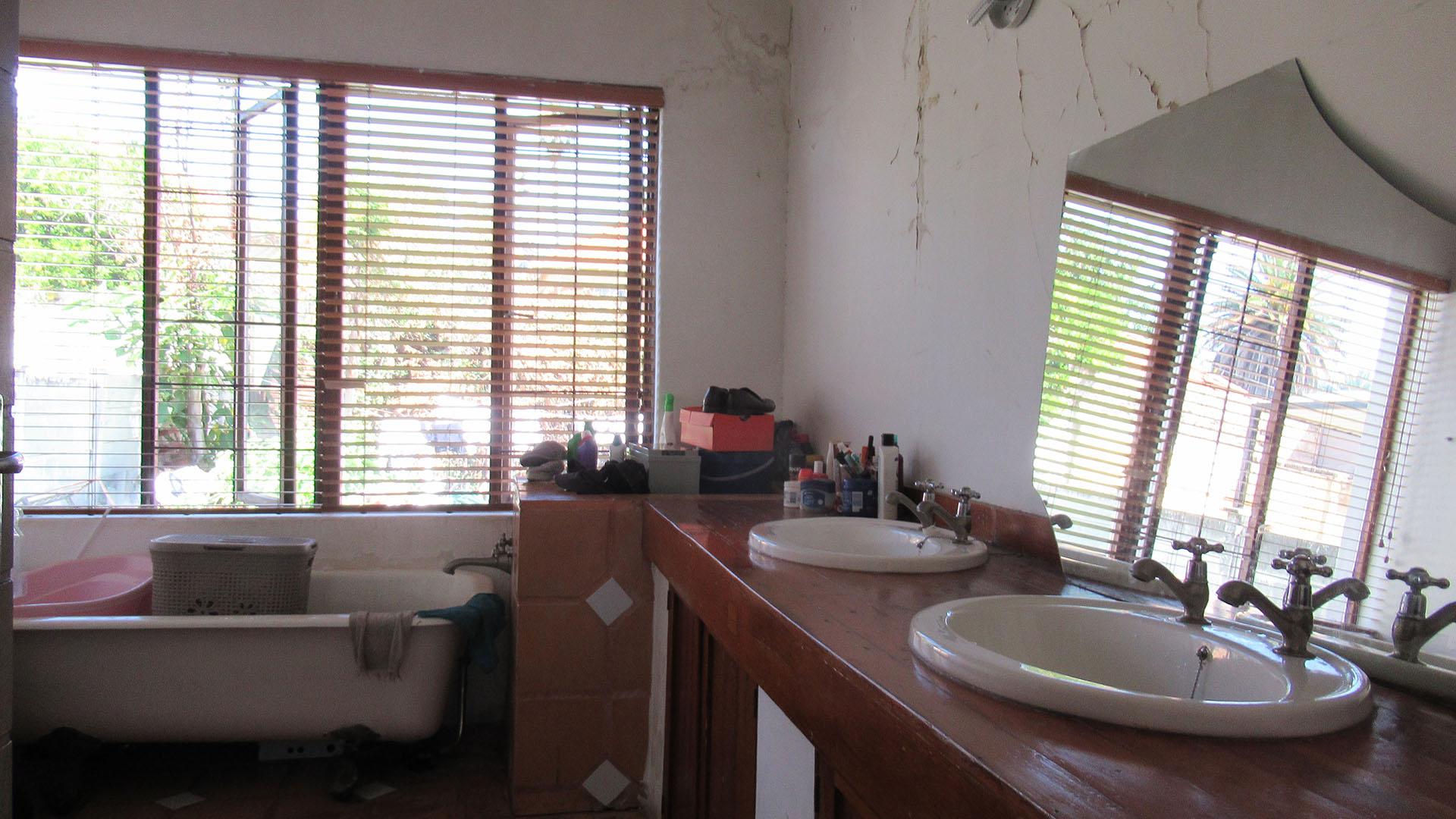 Main Bathroom - 12 square meters of property in Orange Grove