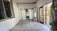 Spaces of property in Orange Grove