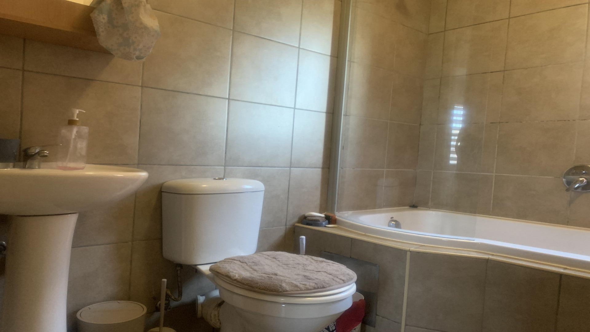 Bathroom 1 of property in Alveda