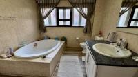 Bathroom 1 of property in Bankenveld