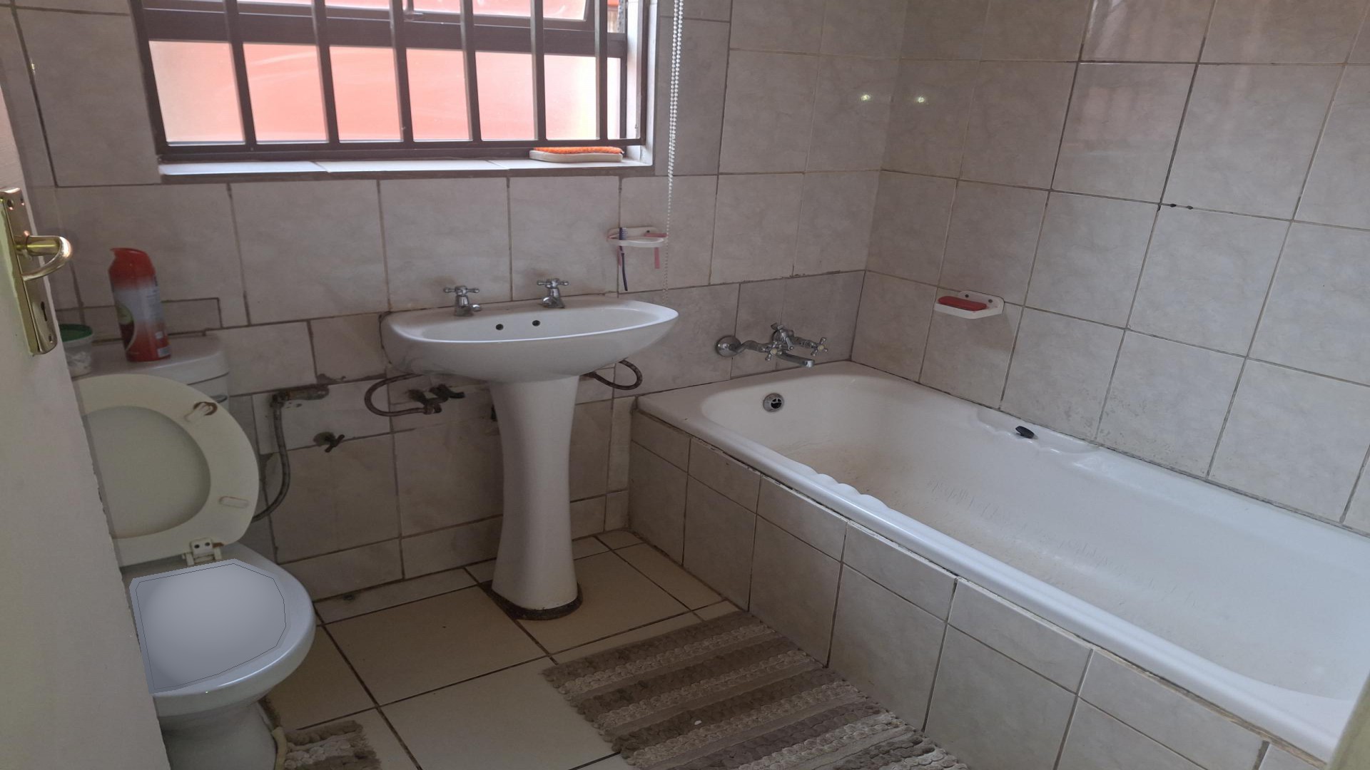 Bathroom 2 of property in Vosloorus