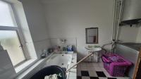 Bathroom 1 of property in Port Elizabeth Central