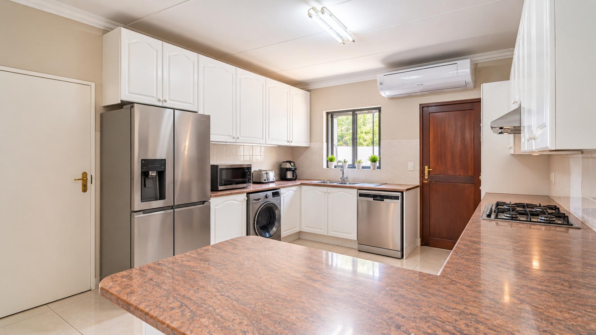 Kitchen of property in Norscot