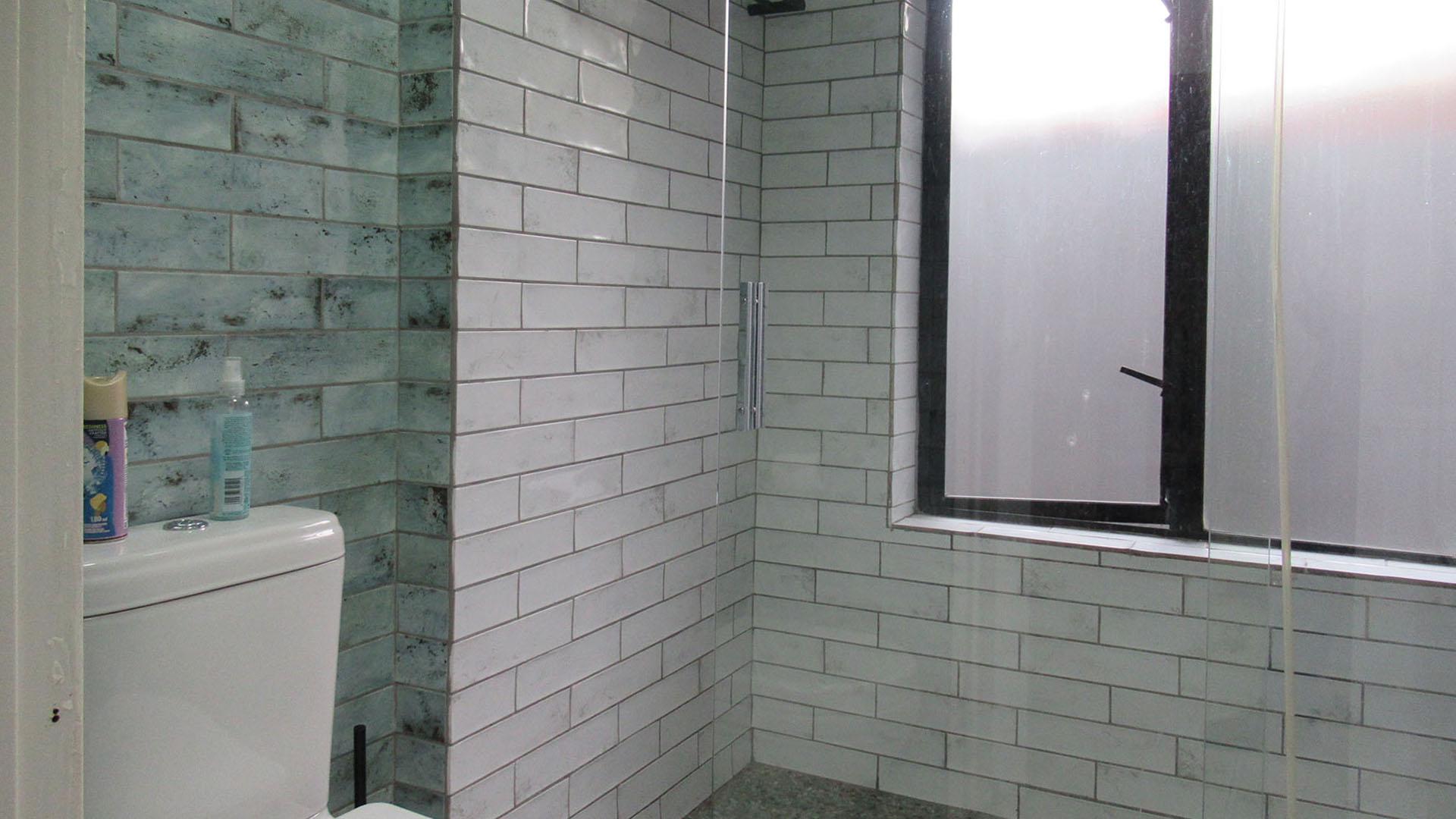 Bathroom 1 - 4 square meters of property in Norscot
