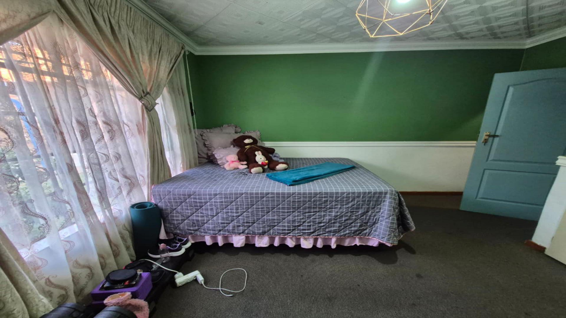 Bed Room 1 of property in Crystal Park