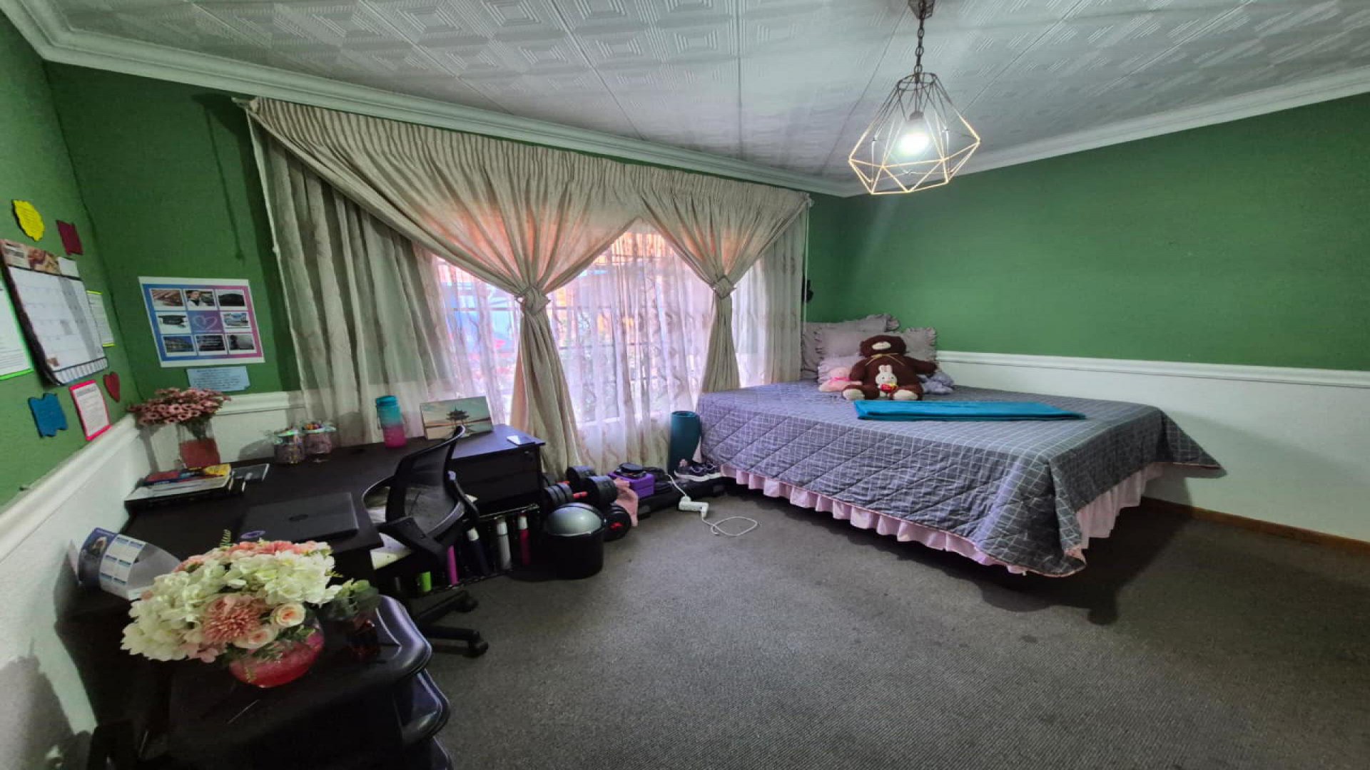 Bed Room 1 of property in Crystal Park