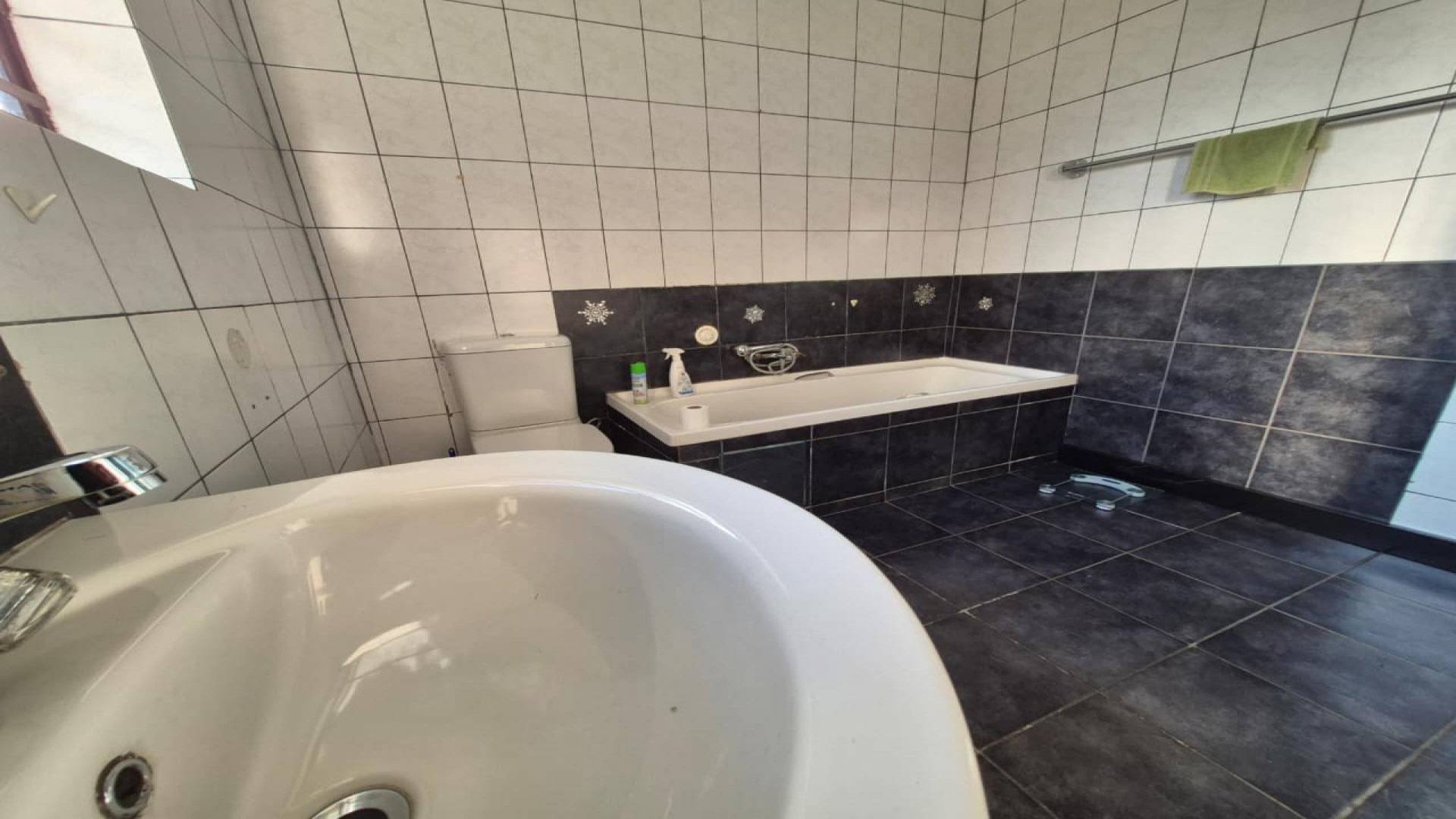 Bathroom 2 of property in Crystal Park