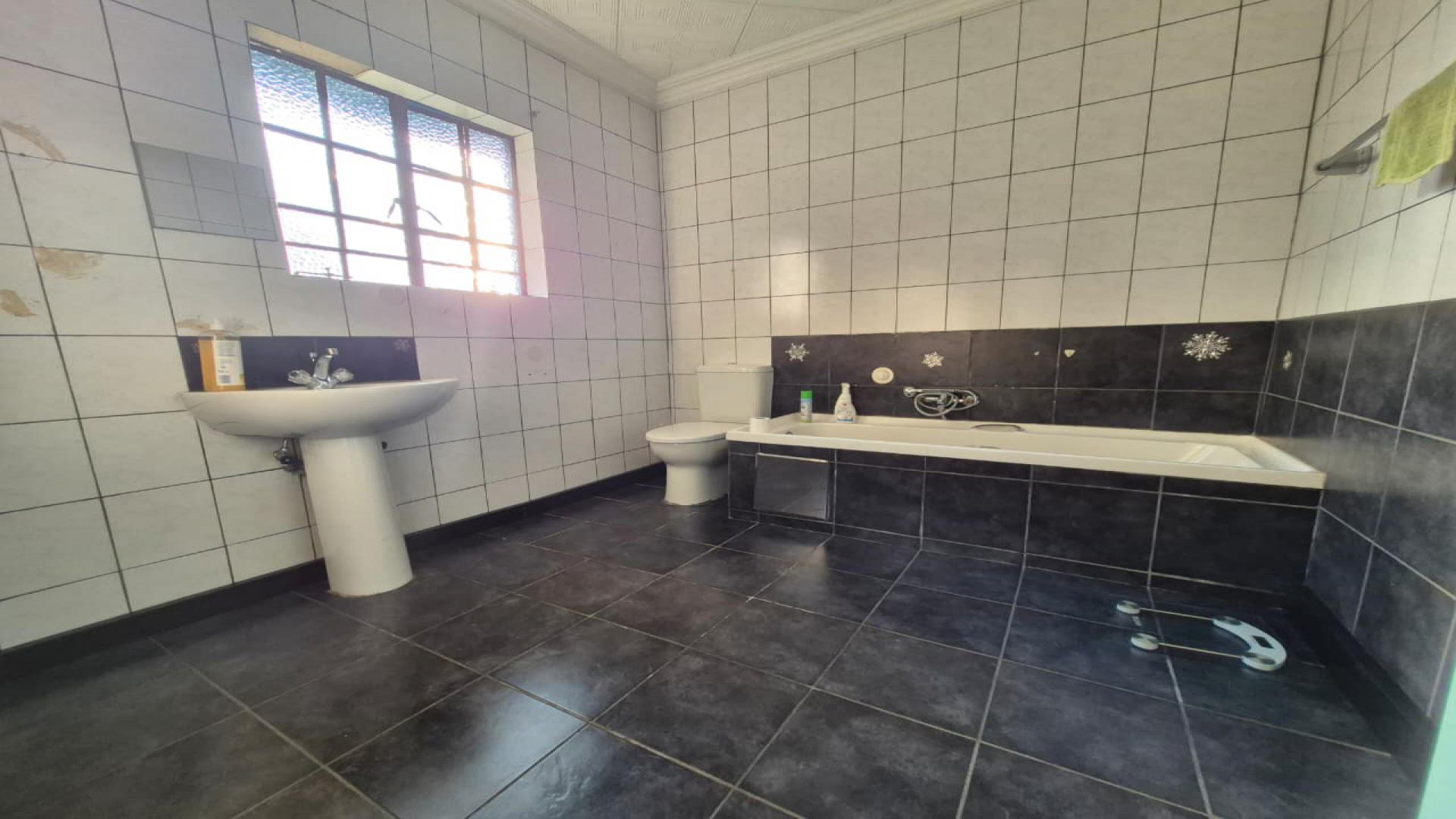 Bathroom 2 of property in Crystal Park