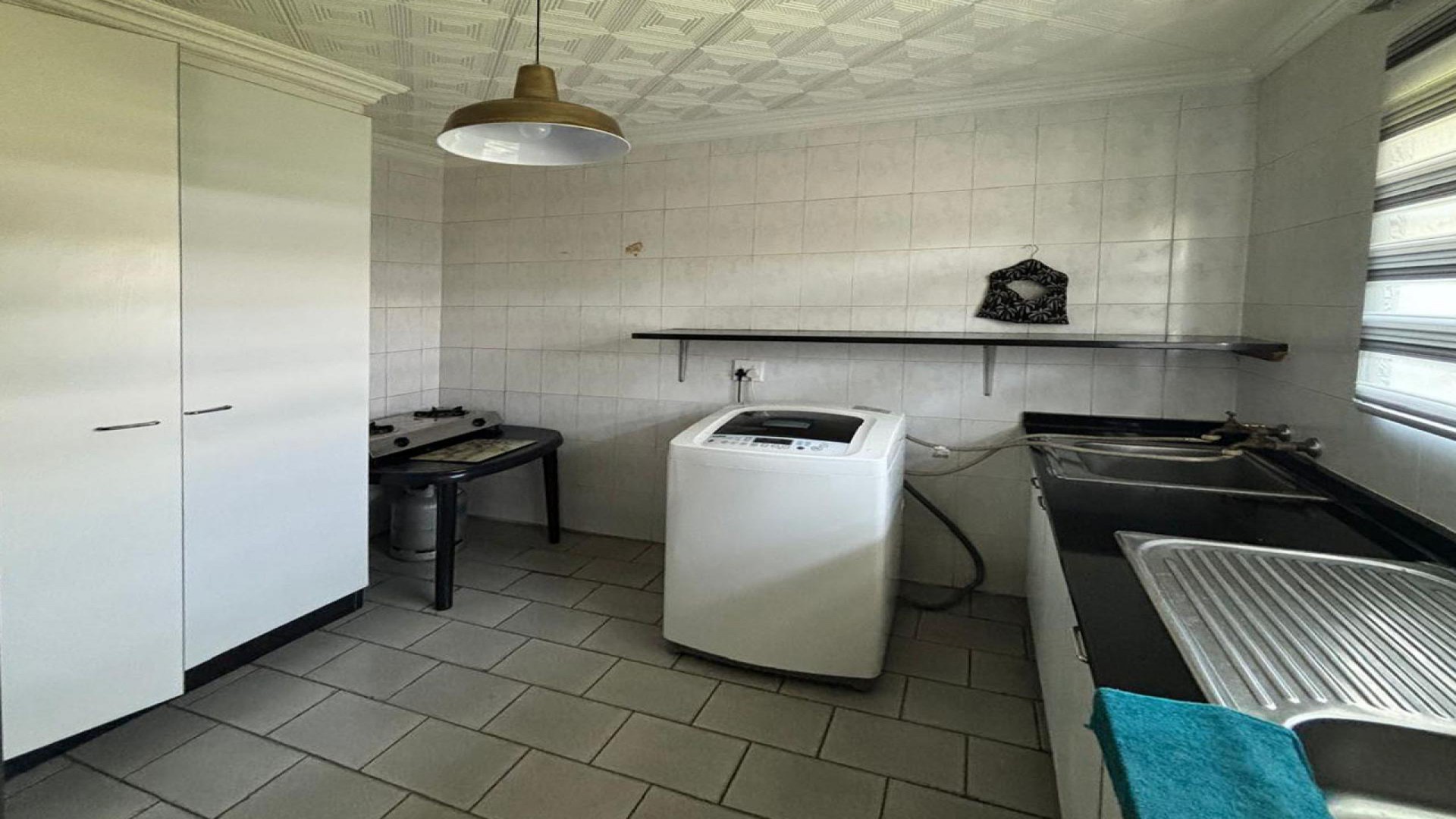 Scullery - 11 square meters of property in Crystal Park