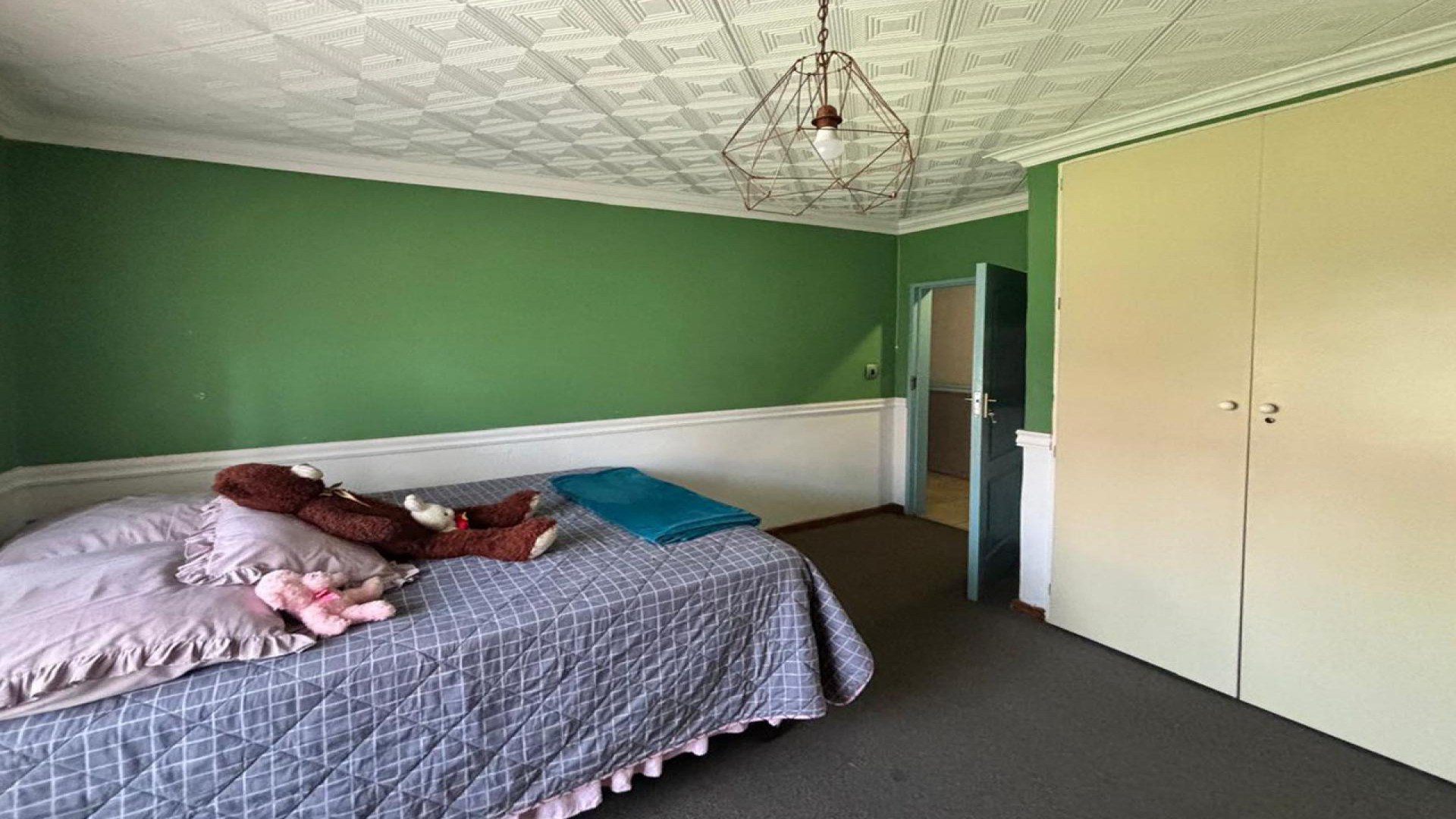 Bed Room 2 - 18 square meters of property in Crystal Park