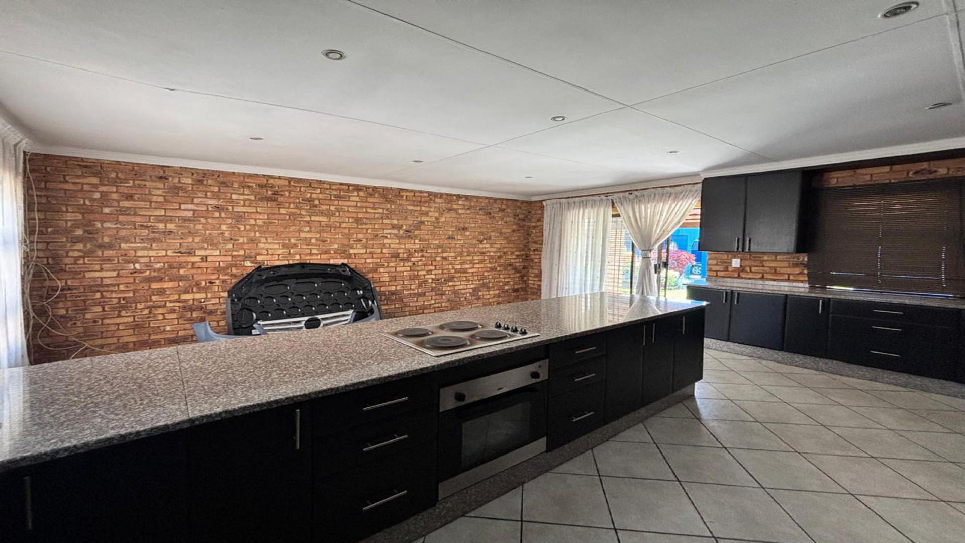 Kitchen - 31 square meters of property in Crystal Park