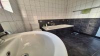 Bathroom 2 of property in Crystal Park