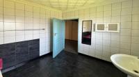 Main Bathroom - 8 square meters of property in Crystal Park