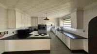 Kitchen - 31 square meters of property in Crystal Park