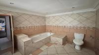 Bathroom 2 - 9 square meters of property in Crystal Park