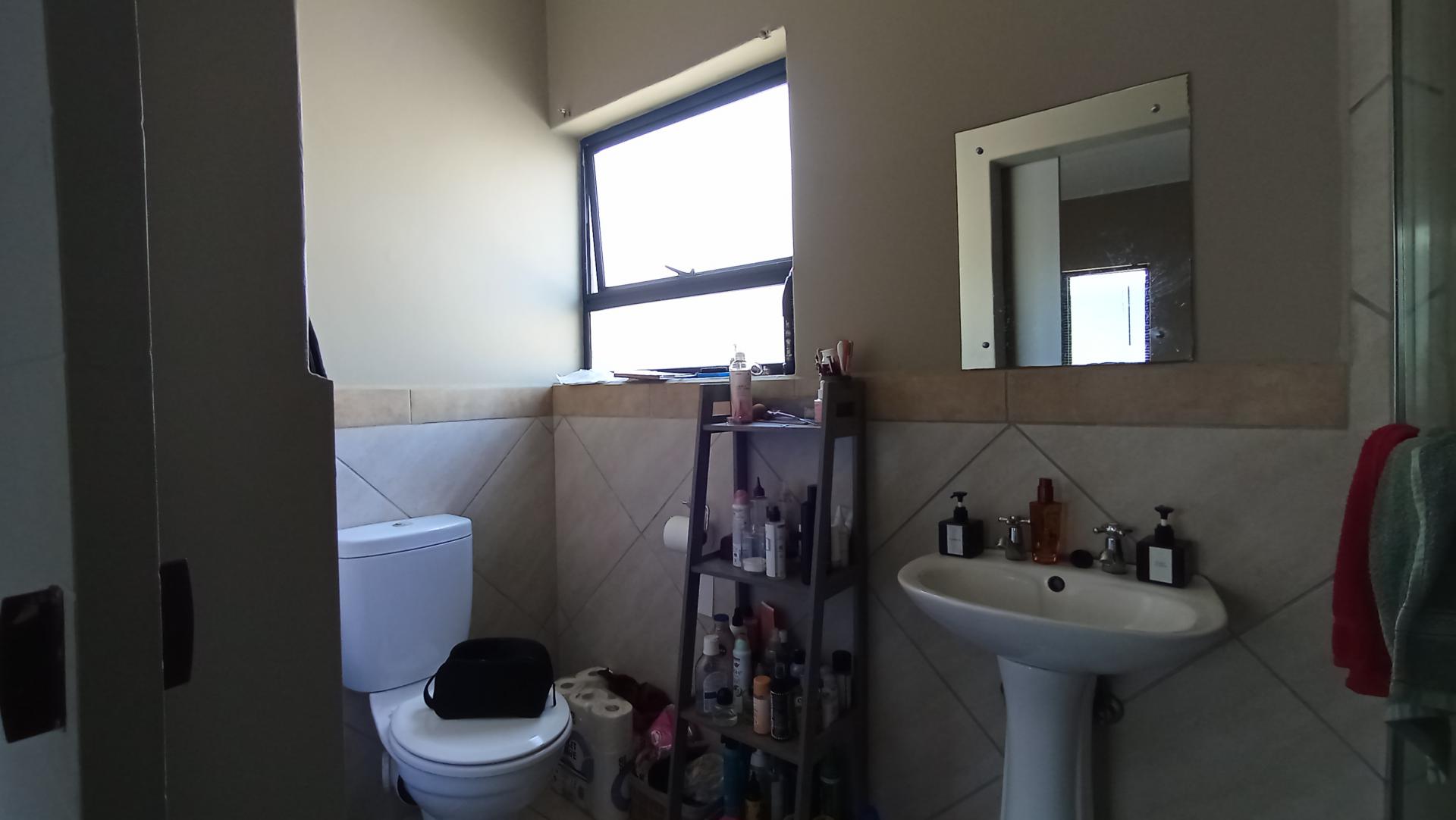 Bathroom 1 - 5 square meters of property in Glen Austin AH (Midrand)